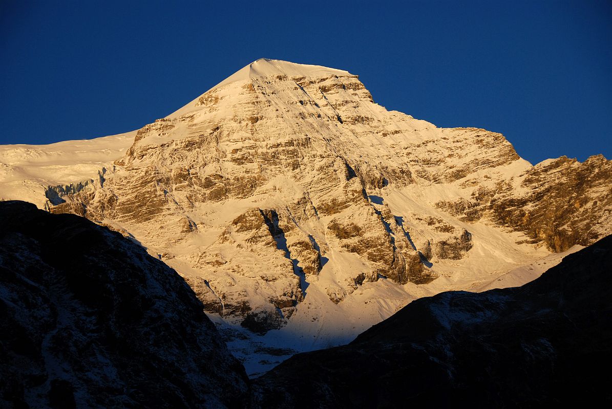 17 Tsha Tung At Sunrise From Drakpochen Tsha Tung (5995m) glows at sunrise from Drakpochen.